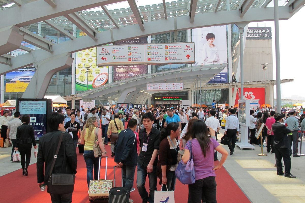 Na výstave Canton Fair v Číne sa v normálnych rokoch riadne nachodíte (Zdroj fotky: Shinsuke Ikegame)
